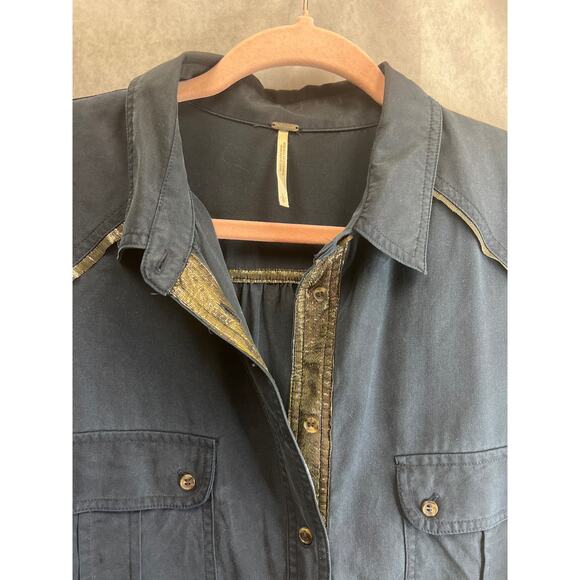 Free People Women Off Campus Metallic Detail Navy Button Up Shirt Size L… - Picture 8 of 11